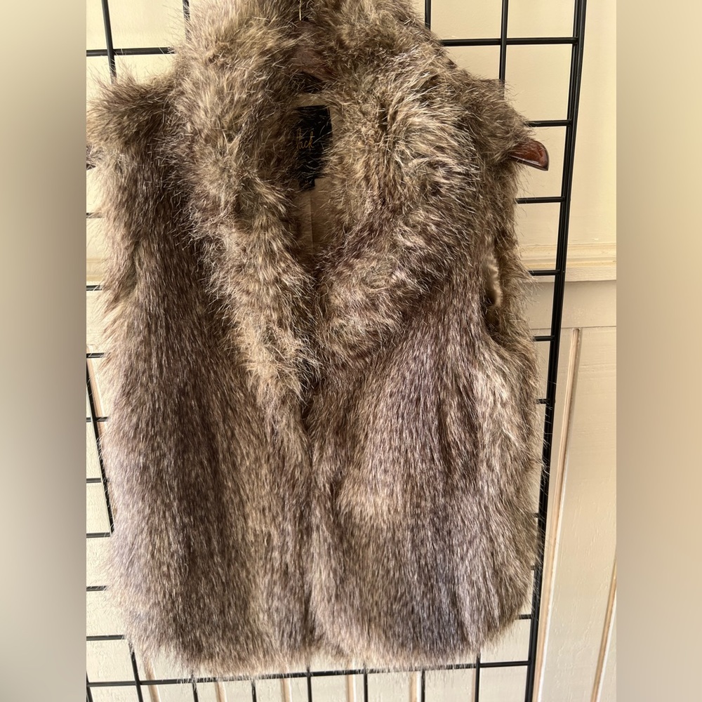 JACK women’s size M VEST Faux furry open front